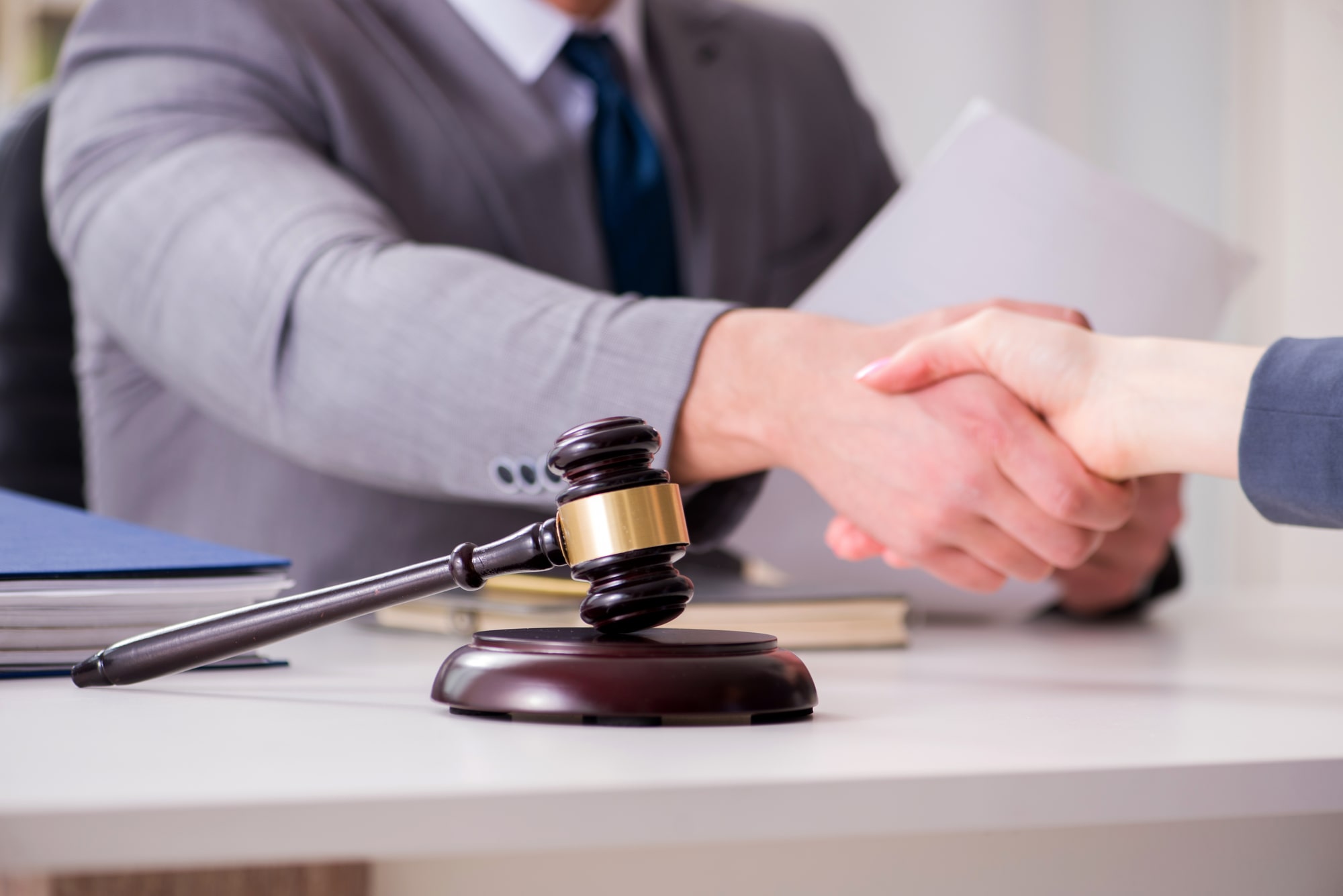 When to Hire a Lawyer
